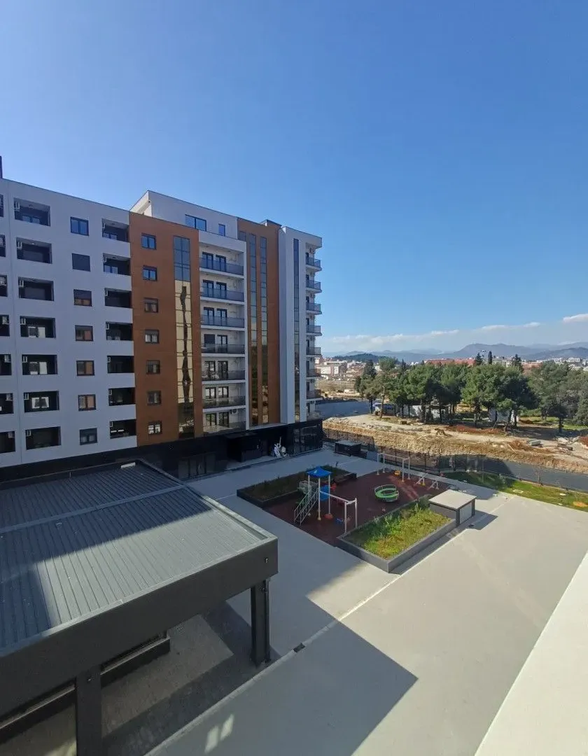 Izdavanje, jednosoban stan, 44m², Stari Aerodrom, Podgorica