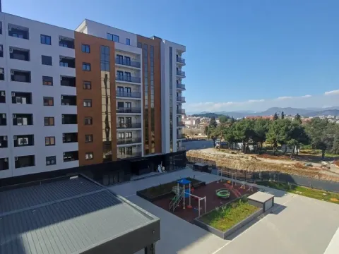 Izdavanje, jednosoban stan, 44m², Stari Aerodrom, Podgorica - image 1