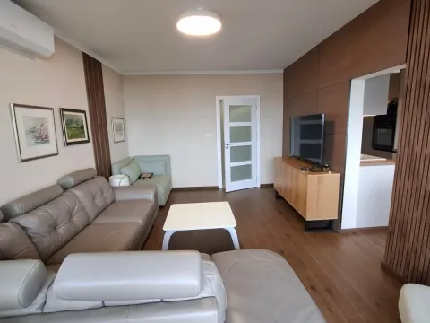 Izdavanje, dvosoban stan, 75m², Preko Morače, Podgorica - image 2