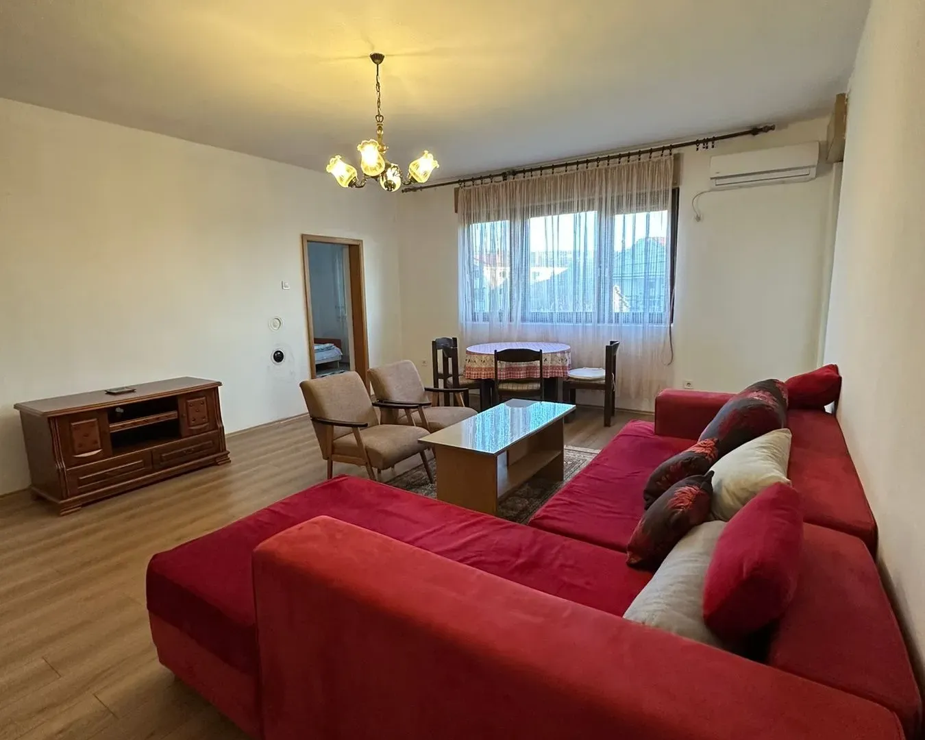 Izdavanje, dvosoban stan, 80m², Masline, Podgorica