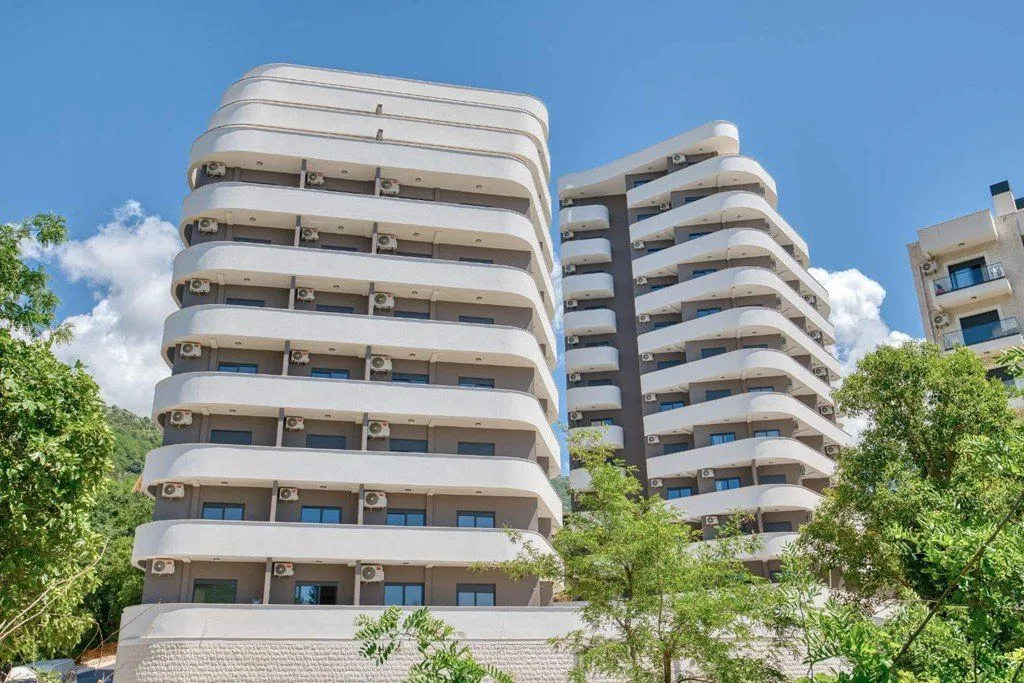 Izdavanje, jednosoban stan, 53m², Budva, Crna Gora