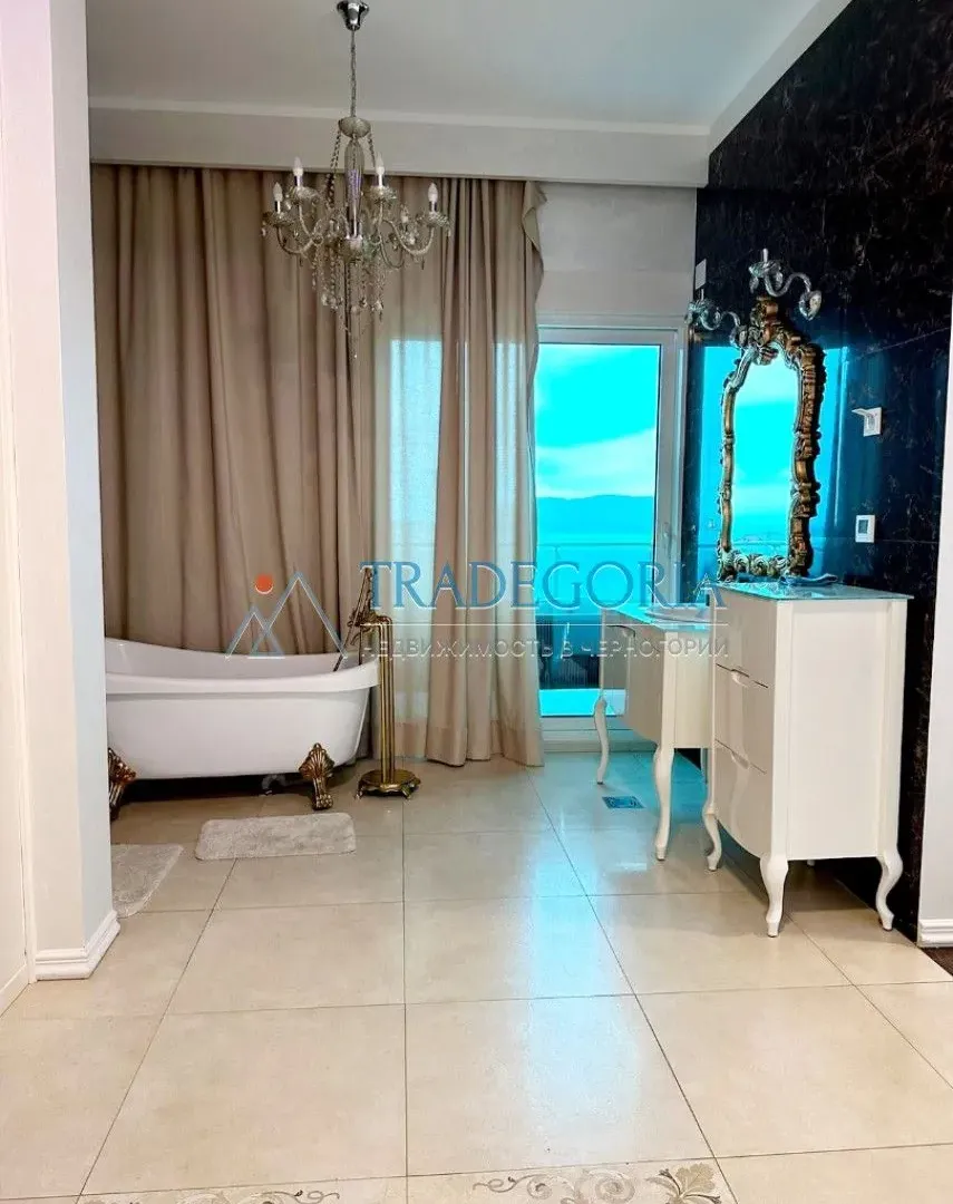 Prodaja, trosoban stan, 200m², Bečići, Budva