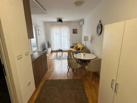 Rent, one bedroom apartment, 34m², Zeleno Brdo, Zvezdara Sve Podlokacije - image 7