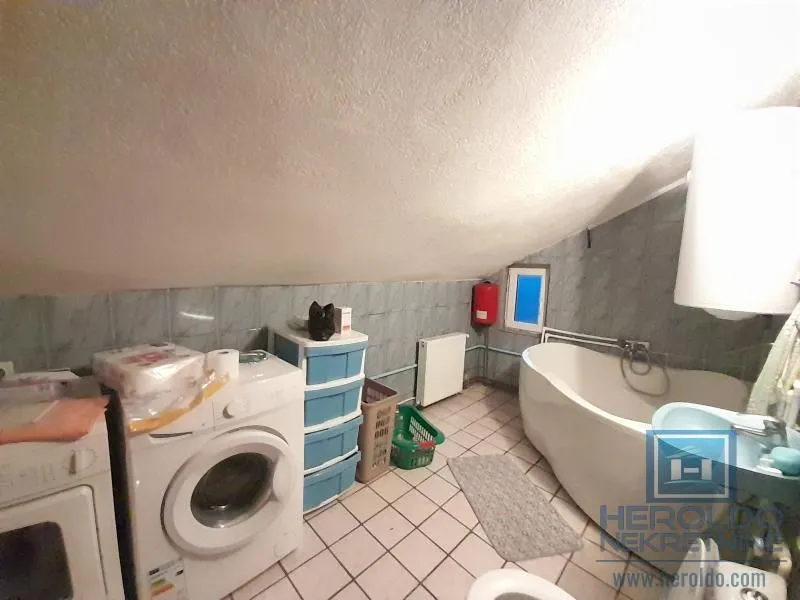 Prodaja, kuća, 310m², Tavrića obori, Jagodina