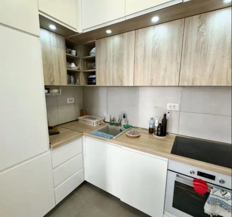 Izdavanje, jednosoban stan, 43m², City Kej, Podgorica