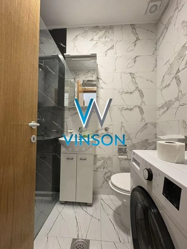 Izdavanje, dvosoban stan, 70m², Centar, Novi Sad