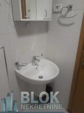 Izdavanje, jednosoban stan, 50m², City Kvart, Podgorica - image 7