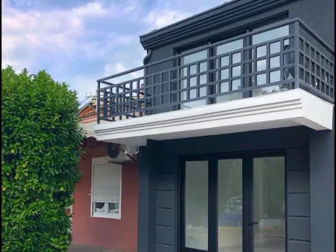 Izdavanje, poslovni prostor, 65m², Centar, Podgorica - image 3