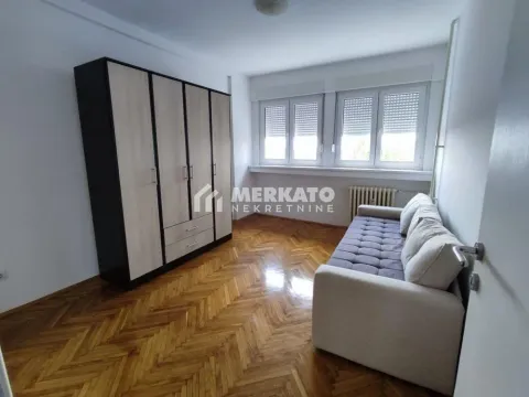 Izdavanje, trosoban stan, 63m², Centar, Zrenjanin - image 12