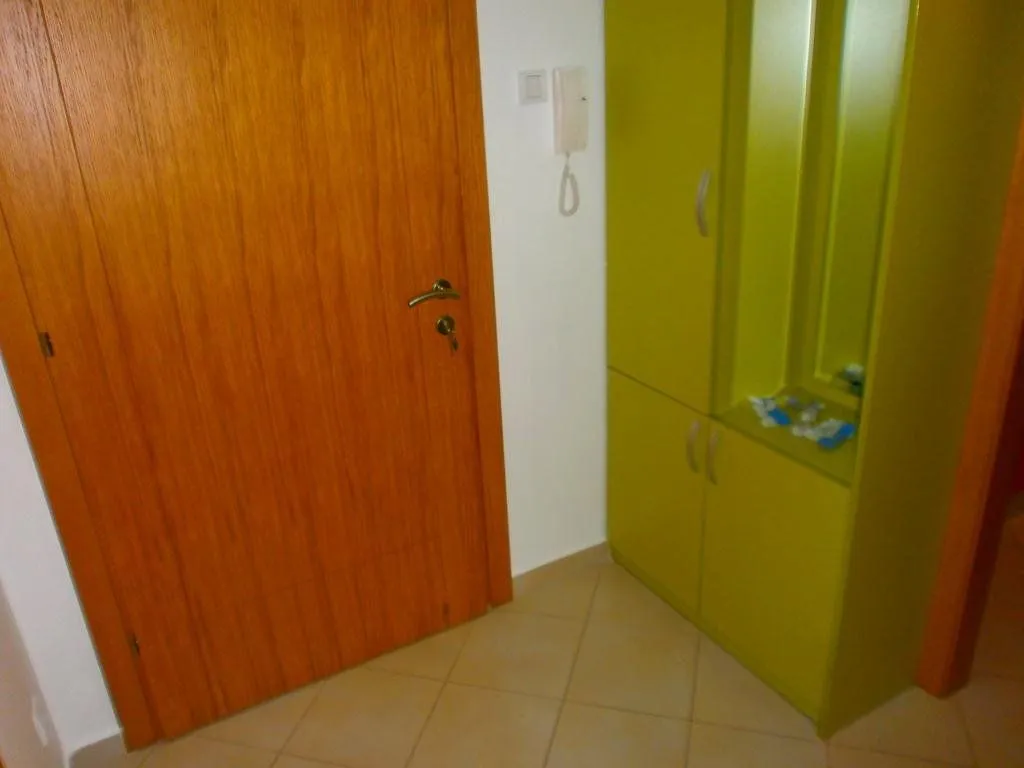Izdavanje, jednosoban stan, 47m², Blok 9, Podgorica