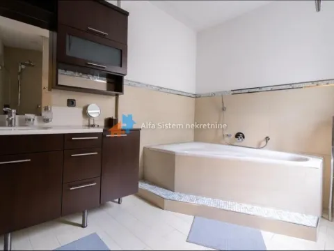 Rent, four bedroom apartment, 140m², Stari Grad, Beograd - image 23