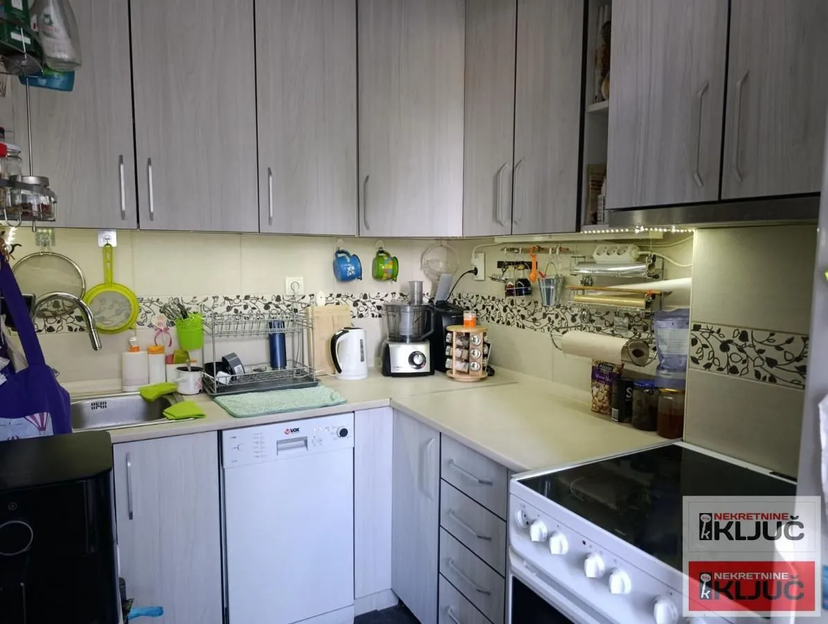 Prodaja, dvosoban stan, 50m², Avijatičarsko naselje, Novi Sad Sve Podlokacije