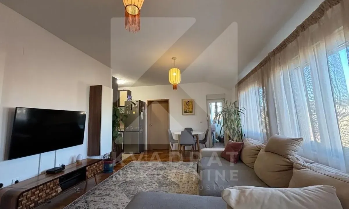 Prodaja, dvosoban stan, 61m², Tološi, Podgorica