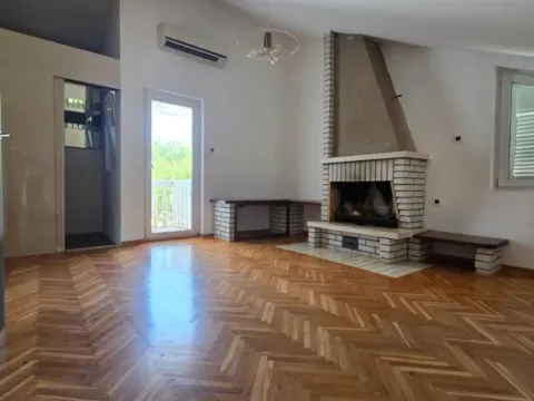 Izdavanje, kuća, 250m², Mareza, Podgorica - image 5