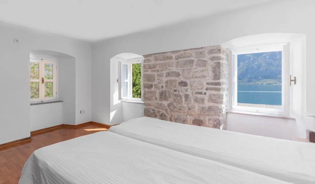 Prodaja, kuća, 800m², Prčanj, Kotor