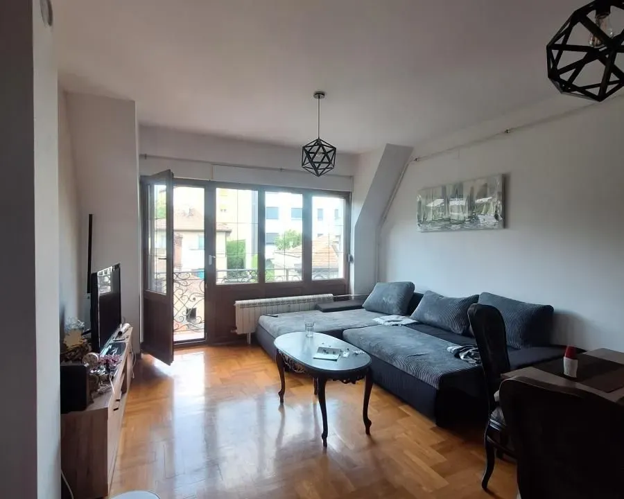 Izdavanje, trosoban stan, 78m², Crveni Krst, Beograd