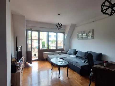 Izdavanje, trosoban stan, 78m², Crveni Krst, Beograd