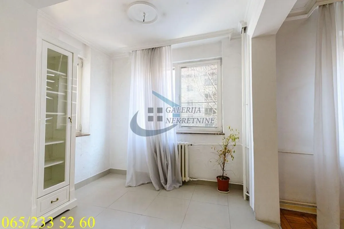 Prodaja, četvorosoban stan, 105m², Savski Venac, Beograd