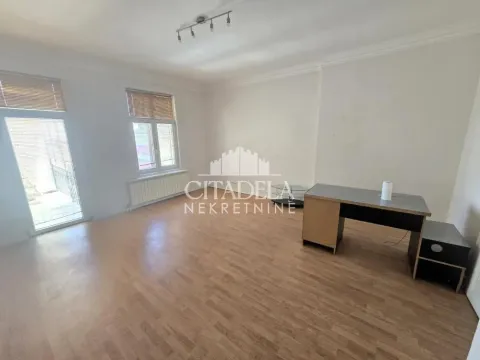 Rent, four bedroom apartment, 123m², Stari Grad, Beograd - image 2