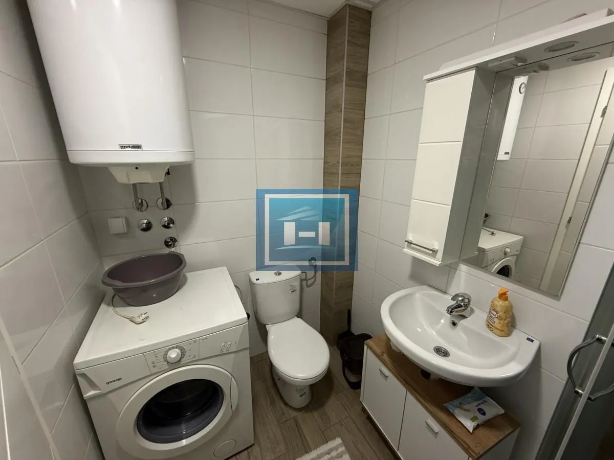 Izdavanje, jednosoban stan, 44m², Centar, Jagodina