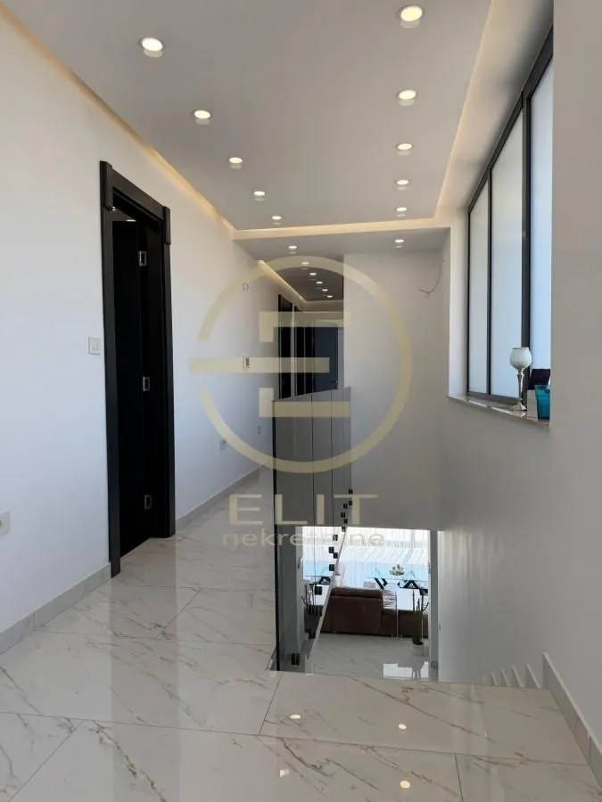 Prodaja, kuća, 173m², Sremska Kamenica, Petrovaradin