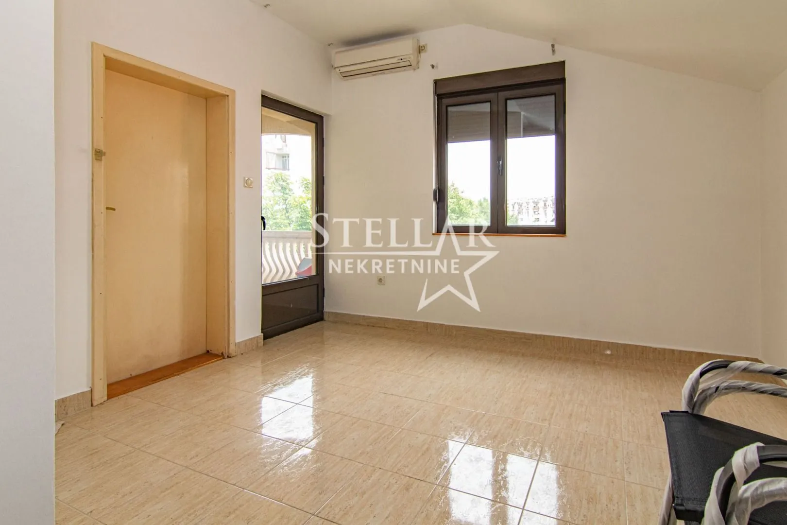 Rent, office space, 120m², Stari Aerodrom, Podgorica