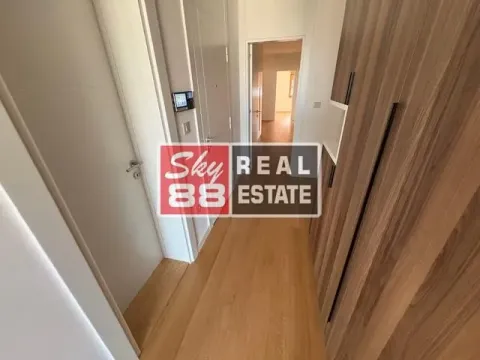 Izdavanje, četvorosoban stan, 152m², Kalenić Pijaca, Vračar Sve Podlokacije - image 2