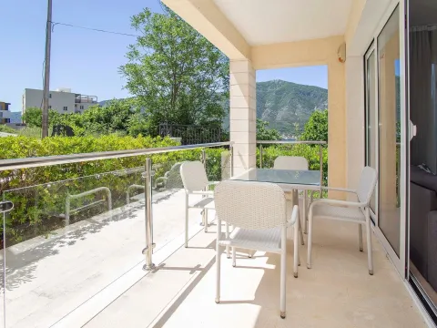 Prodaja, dvosoban stan, 65m², Dobrota, Kotor - image 5