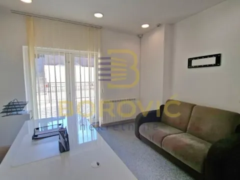 Izdavanje, poslovni prostor, 182m², Savski Venac, Beograd - image 4