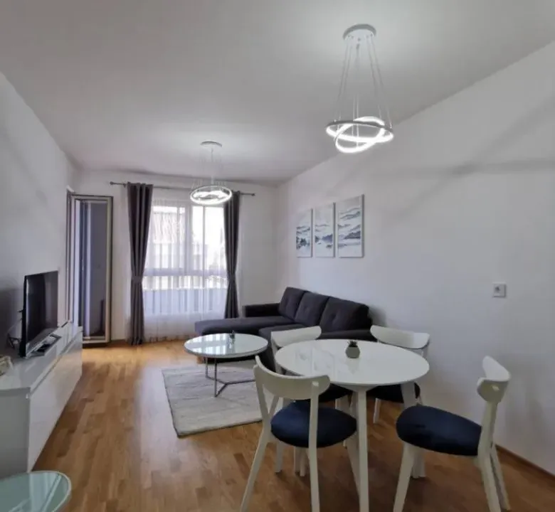 Izdavanje, jednosoban stan, 50m², Bečići, Budva