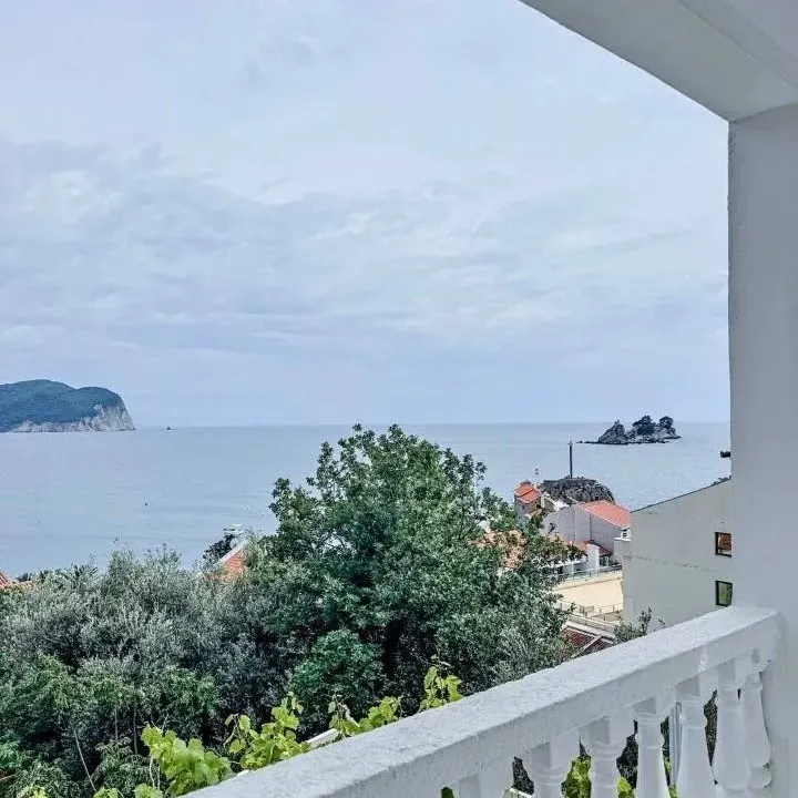 Sale, one bedroom apartment, 67m², Petrovac, Budva
