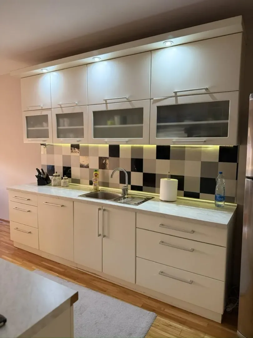 Prodaja, trosoban stan, 79m², Centar, Vrnjačka Banja