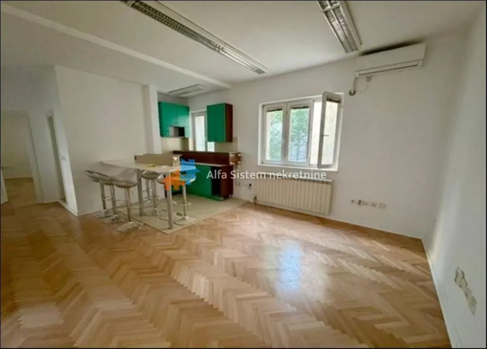 Izdavanje, stan, 147m², Stari Grad, Beograd