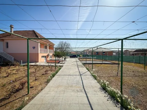 Rent, two bedroom apartment, 105m², Tološi, Podgorica - image 17