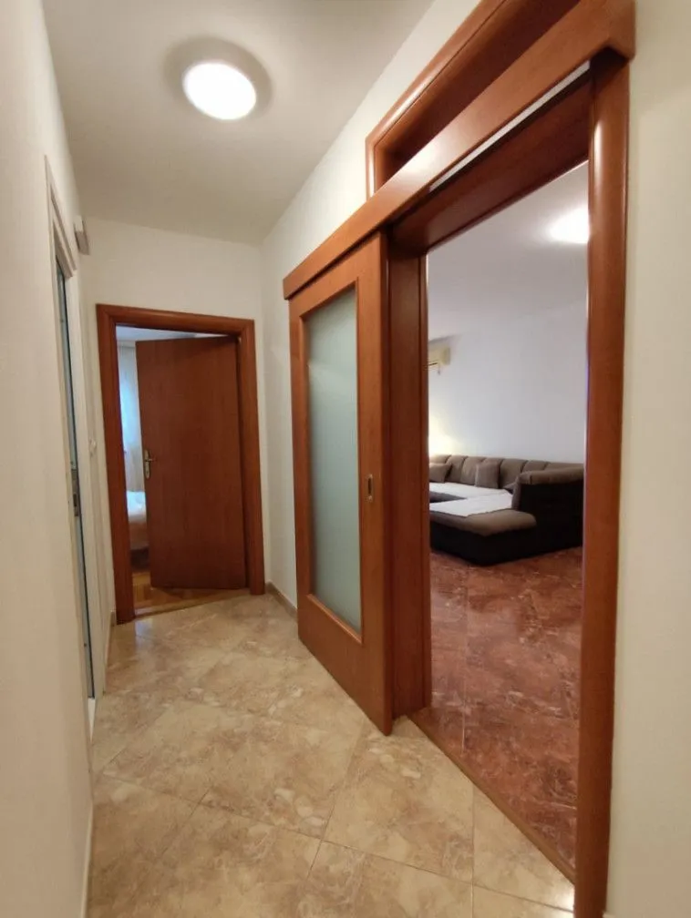 Rent, one bedroom apartment, 54m², Centar, Bar
