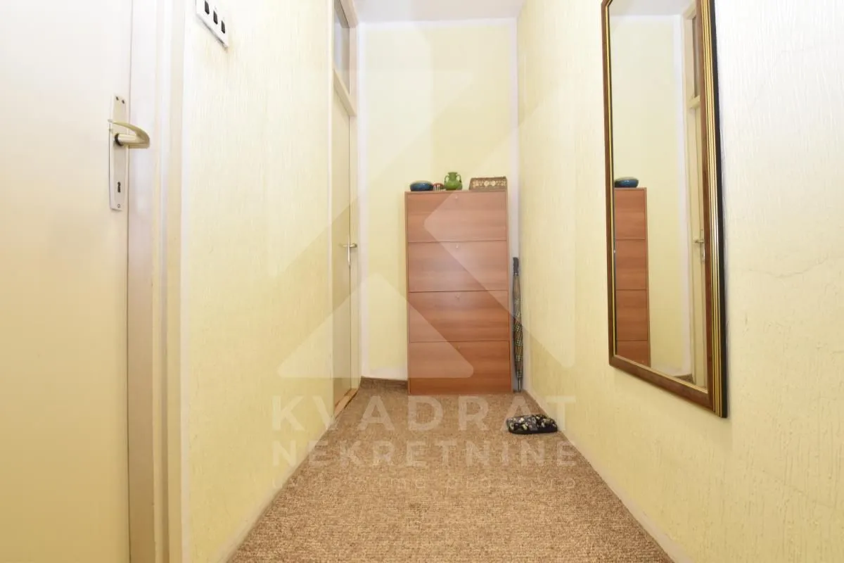 Prodaja, trosoban stan, 81m², Autobuska stanica, Podgorica
