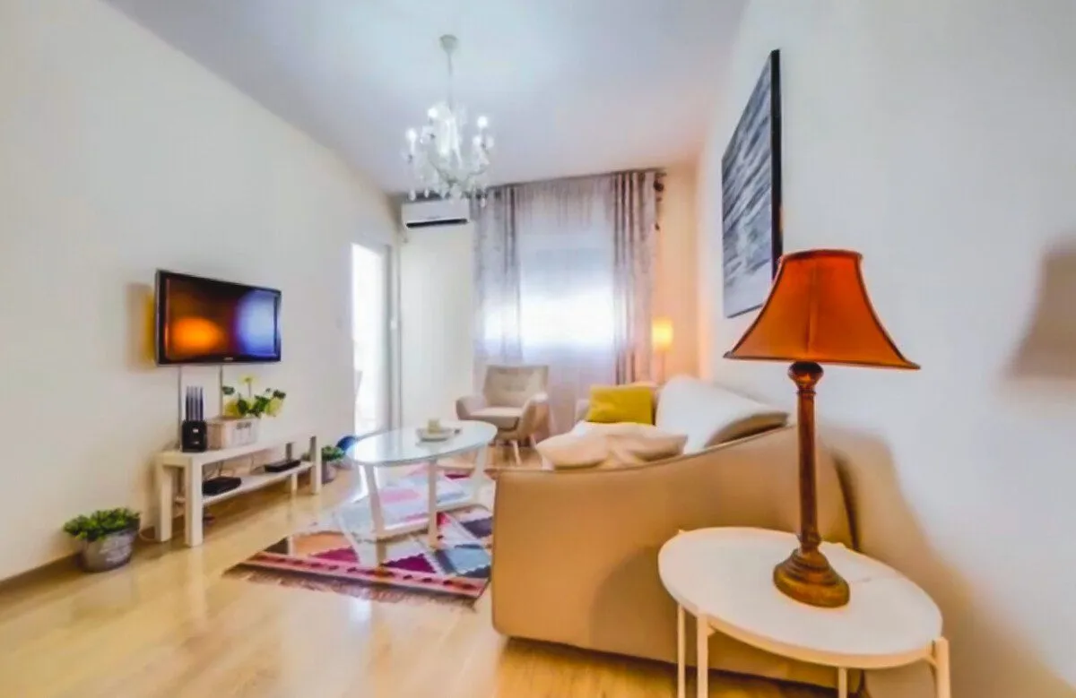 Izdavanje, jednosoban stan, 52m², City Kvart, Podgorica