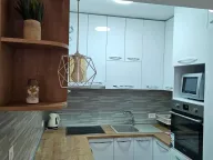 Izdavanje, trosoban stan, 90m², Dubovica, Budva