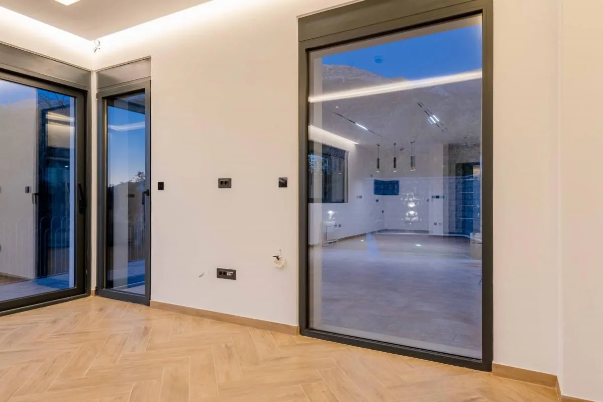 Prodaja, kuća, 240m², Budva, Crna Gora