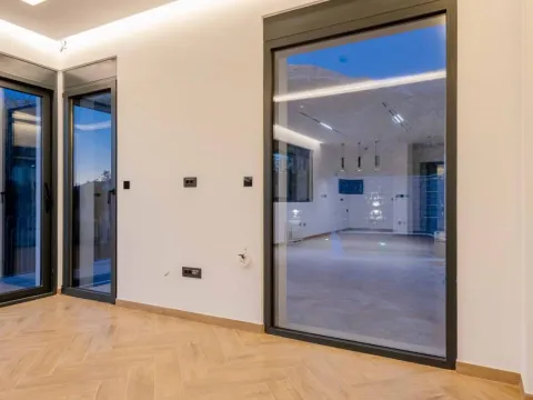 Prodaja, kuća, 240m², Budva, Crna Gora - image 20