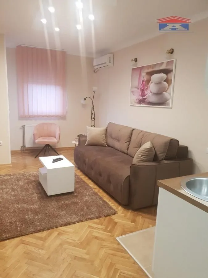 Izdavanje, jednosoban stan, 42m², Novi Sad, Srbija