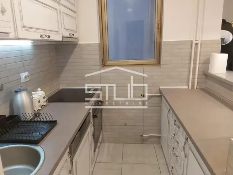 Izdavanje, trosoban stan, 85m², Vračar Centar, Vračar Sve Podlokacije - image 3