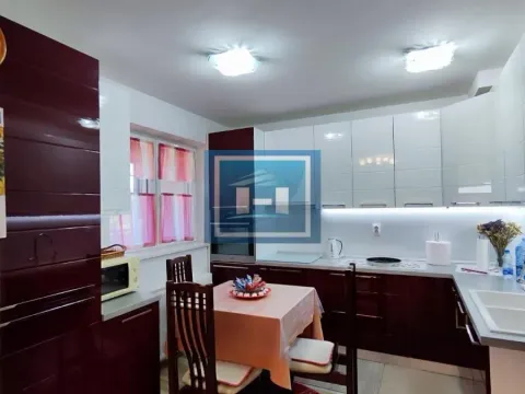 Prodaja, trosoban stan, 78m², Centar, Jagodina - image 9