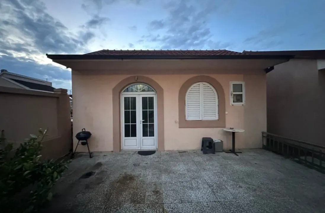 Izdavanje, kuća, 40m², Stari Aerodrom, Podgorica