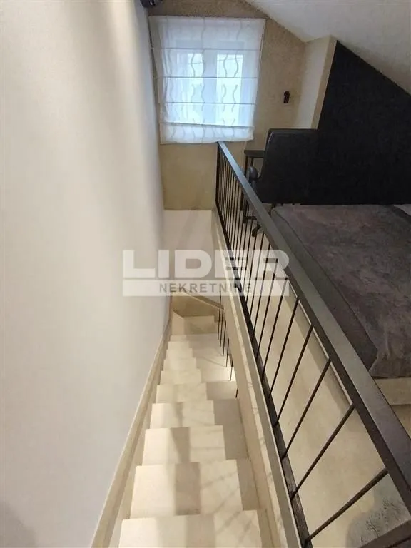 Izdavanje, dvosoban stan, 50m², Vračar Sve Podlokacije, Beograd