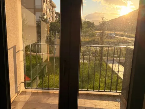 Izdavanje, dvosoban stan, 61m², Tološi, Podgorica - image 20