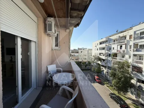 Rent, one bedroom apartment, 53m², Centar, Podgorica - image 11