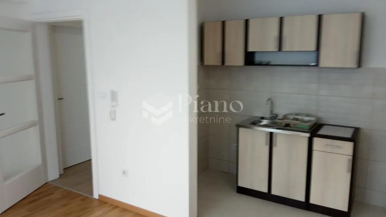 Izdavanje, dvosoban stan, 59m², Stari Aerodrom, Podgorica