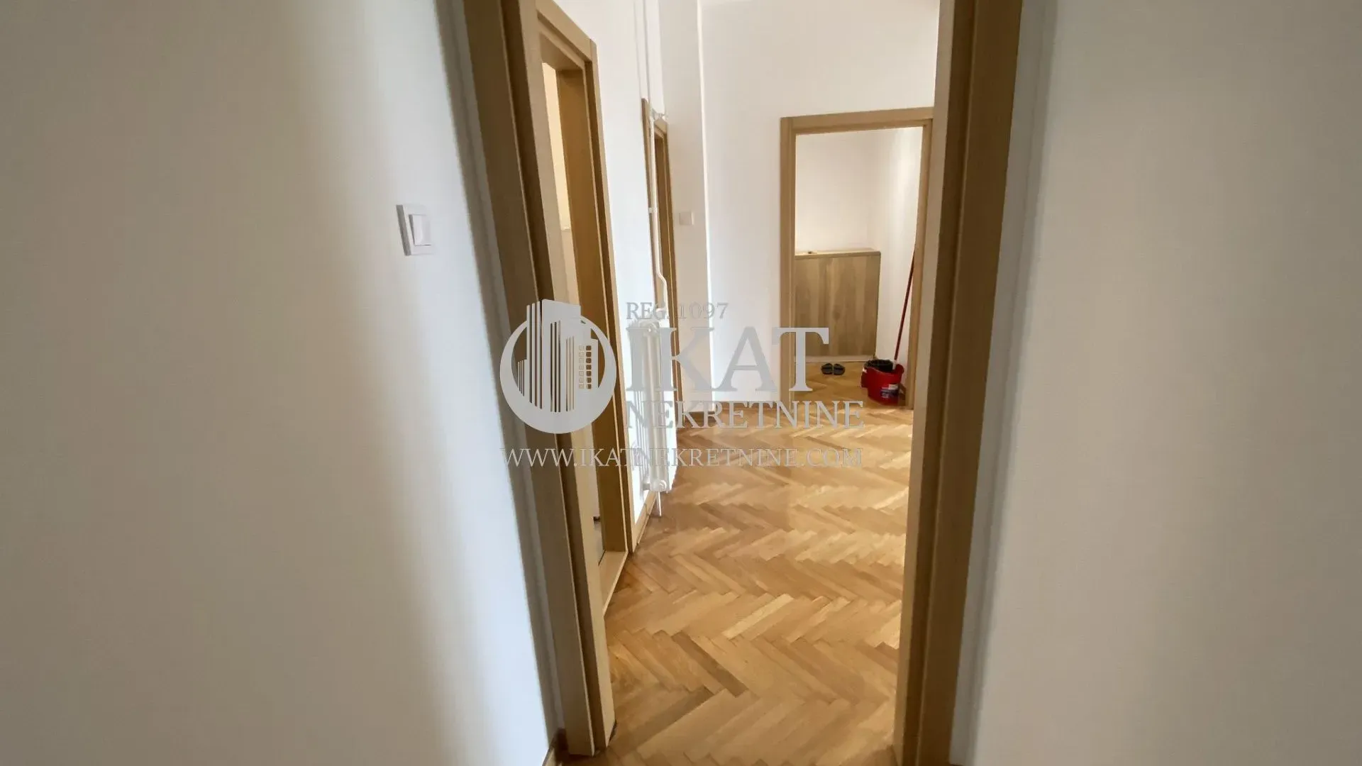 Rent, four bedroom apartment, 105m², Slavija, Vračar Sve Podlokacije