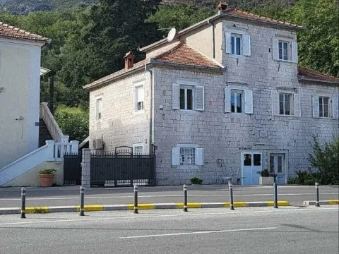Prodaja, četvorosoban stan, 130m², Kamenari, Herceg Novi - image 9